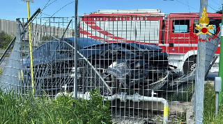Monsampolo del Tronto - Auto finisce contro tubo del metano, chiusa l’Ascoli-Mare